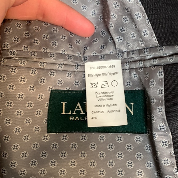 Grey suit - Picture 9 of 9